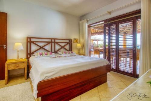 Casa Monte Belo -ferias Alto Padr�o- Beachfront Vacation