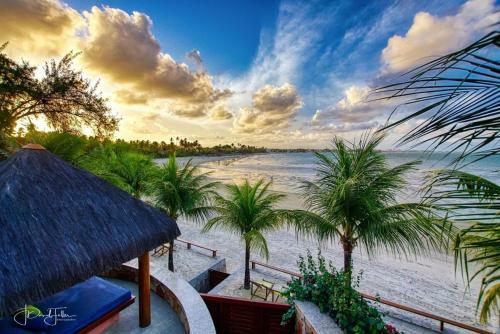 Casa Monte Belo -ferias Alto Padr�o- Beachfront Vacation
