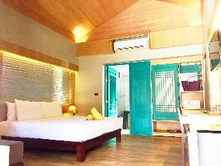Hotel Weekender Resort & Spa
