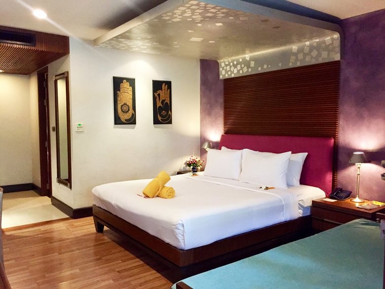 Hotel Weekender Resort & Spa