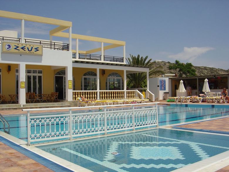 Hotel Zeus (.)