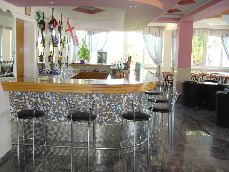 Hotel Zeus (.)