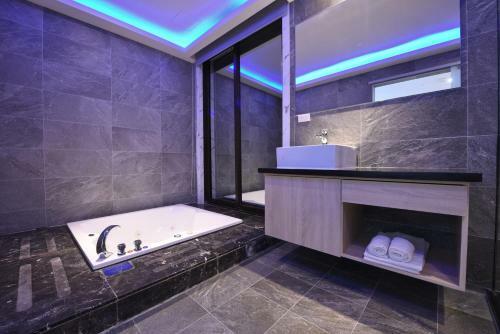 W3 Motel
