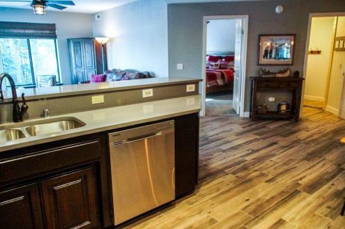 Apartamento #405 - Walk To Ski Mountain View Condo