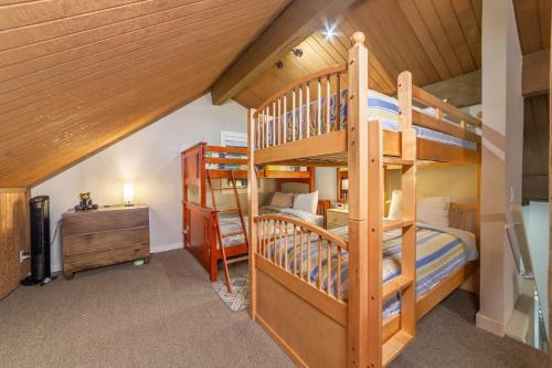 #508- Spacious Mid-town Condo Close To Restaurants, Pool & Spa