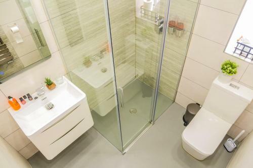 Apartamento New Cosy & Secure - 2 Bed - Free Wifi - Modern & Functional