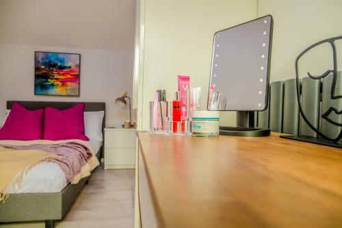 Apartamento New Cosy & Secure - 2 Bed - Free Wifi - Modern & Functional