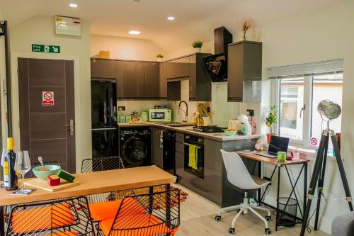 Apartamento New Cosy & Secure - 2 Bed - Free Wifi - Modern & Functional