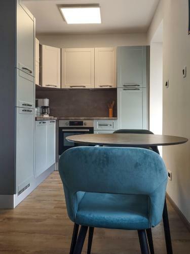 Studio Apartment Above Promenade W Terrace & Parking