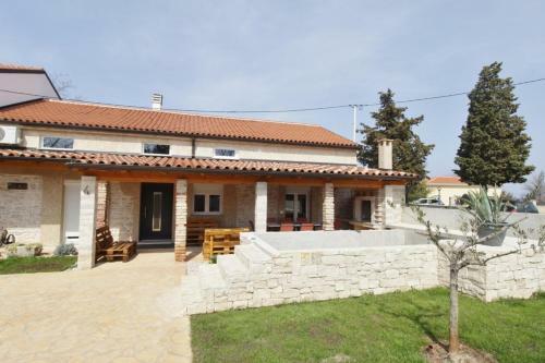 Villa Alina With Pool