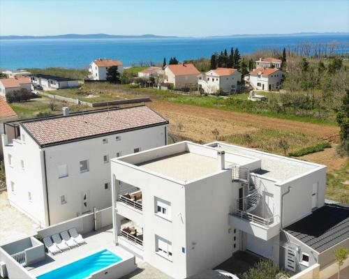 Luxury Apartments With Pool