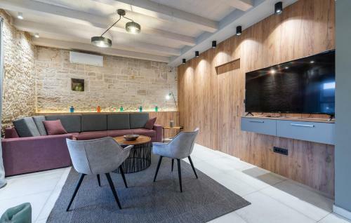 Villa Pi With Heated Pool