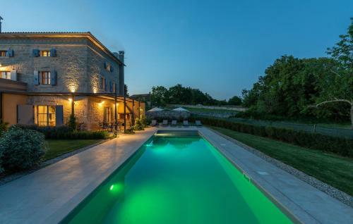 Villa Pi With Heated Pool
