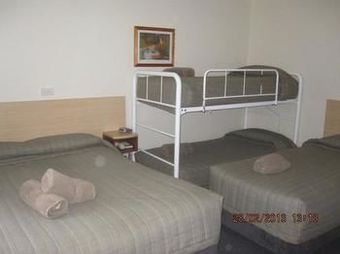 Acacia Motor Inn