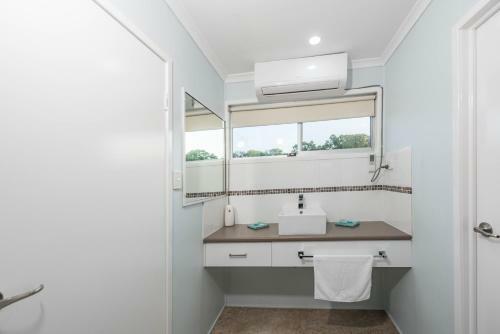 Moore Park Beach Motel