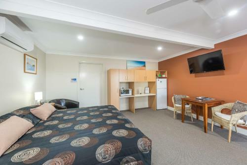 Moore Park Beach Motel