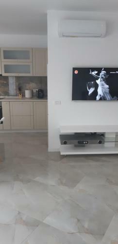Aqua West Apartment