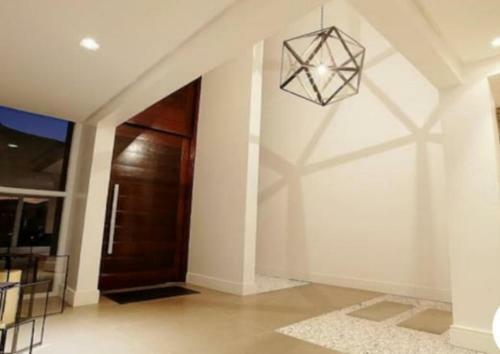 Villa Casa Spa Com Piscina de Borda Infinita