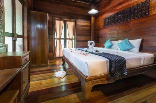 Wooden Private Pool Villa - By Prosper Hospitality