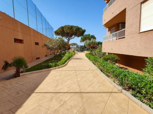 Practico Apartamento Con Piscina En Residencial Brezo Canet