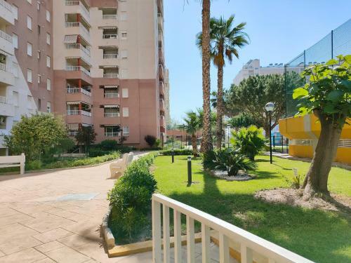 Practico Apartamento Con Piscina En Residencial Brezo Canet