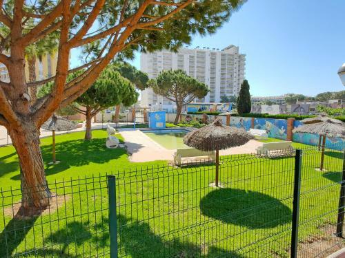 Practico Apartamento Con Piscina En Residencial Brezo Canet
