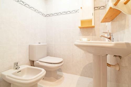 Practico Apartamento Con Piscina En Residencial Brezo Canet