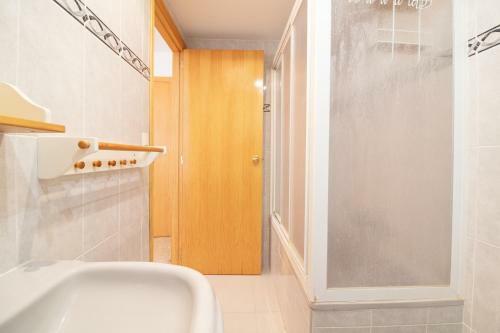 Practico Apartamento Con Piscina En Residencial Brezo Canet