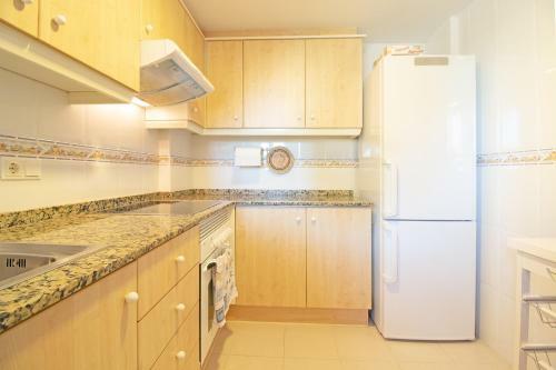 Practico Apartamento Con Piscina En Residencial Brezo Canet