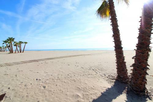 Practico Apartamento Con Piscina En Residencial Brezo Canet