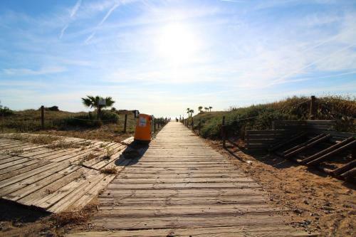 Practico Apartamento Con Piscina En Residencial Brezo Canet