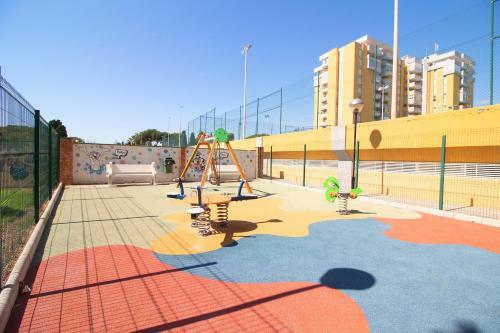 Practico Apartamento Con Piscina En Residencial Brezo Canet