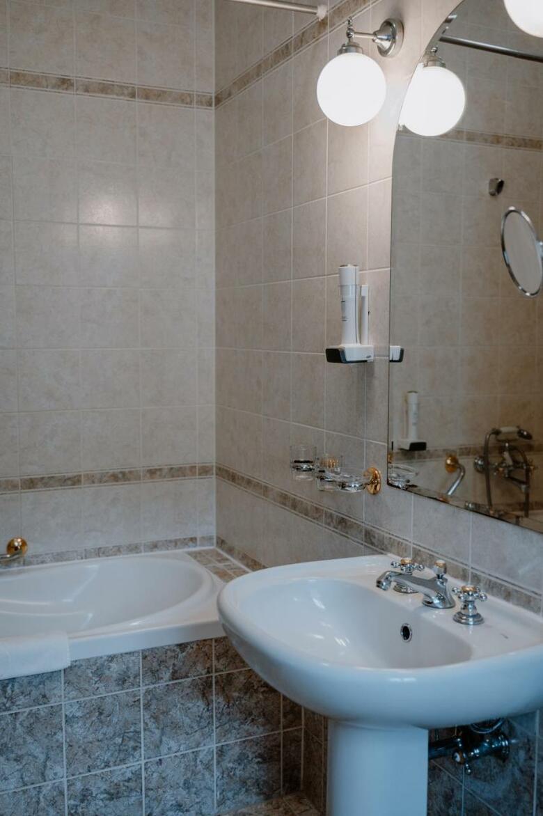Kast�lyhotel Sasv�r Resort