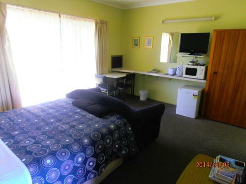 Opal Motel