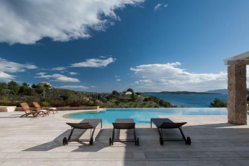 Phaedrus Living: Seaview Luxury Villa Chrysanthemum