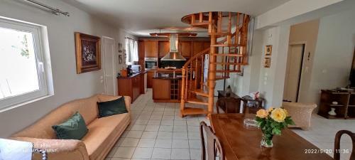Liland Summer Cottage Lefkandi