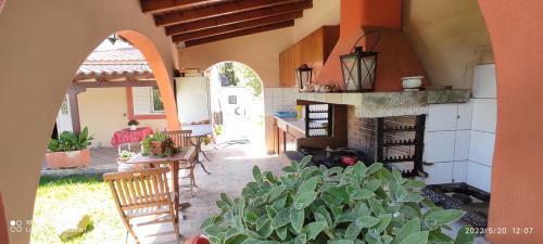 Liland Summer Cottage Lefkandi