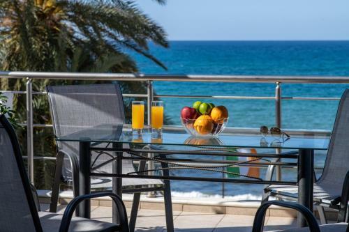 Evi's Beach Front Apartment By Estia