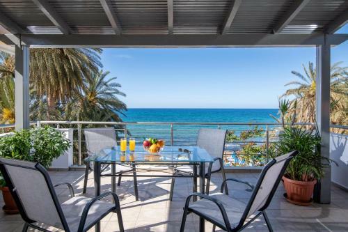 Evi's Beach Front Apartment By Estia