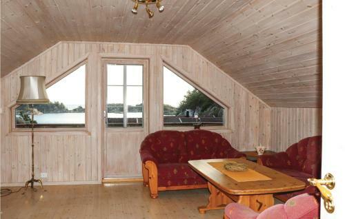 Five-bedroom Holiday Home In Lindesnes
