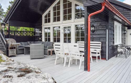 Beautiful Home In Veg�rshei With 5 Bedrooms