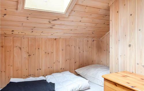 Beautiful Home In Veg�rshei With 5 Bedrooms