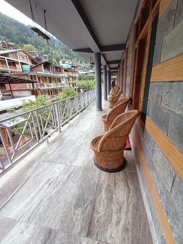 Hotel Marley's Hut