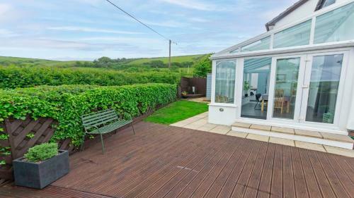 Pebbles Croyde Sleeps 8 4 Bedrooms