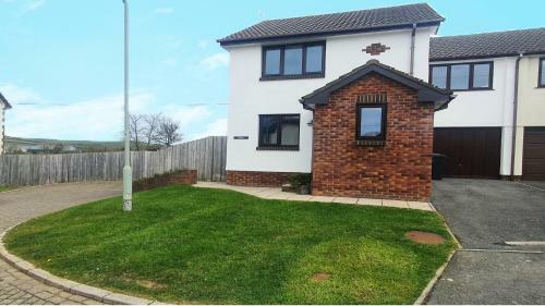 Pebbles Croyde Sleeps 8 4 Bedrooms