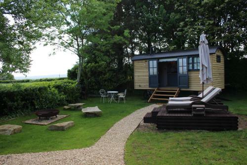 Sanford Escapes - Shepherds Hut & Hot Tub