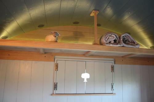 Sanford Escapes - Shepherds Hut & Hot Tub