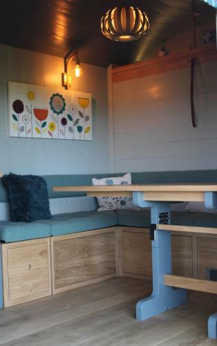 Sanford Escapes - Shepherds Hut & Hot Tub