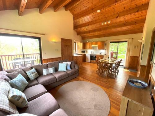 Pass The Keys Beautiful 3br Lodge - Stunning Beach And Golf Location