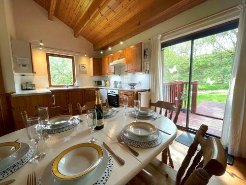 Pass The Keys Beautiful 3br Lodge - Stunning Beach And Golf Location